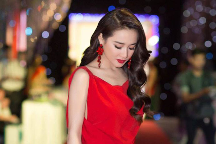 Theo Vietnamnet, nữ diễn viên Nhã Phương vì cho rằng chuyện tình cảm là do duyên số nên không hề níu kéo khi chia tay bạn trai cũ 6 năm. Ảnh: FBNV