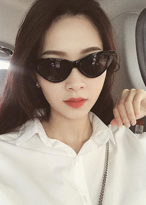 Hình ảnh Đặng Thu Thảo đẹp rạng rỡ sau khi sinh con ít lâu.