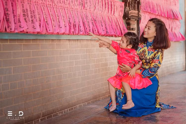 Theo lời Ốc Thanh Vân, hiện con gái của Mai Phương được gửi cho người quen chăm sóc trong lúc Mai Phương nằm viện.