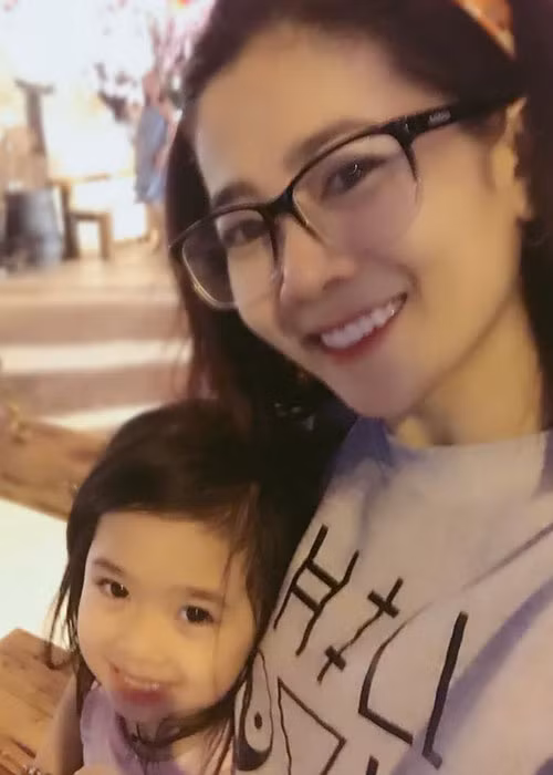 Trước khi thông tin bệnh tình được chia sẻ, Mai Phương đã tự khích lệ bản thân cố gắng hoàn thành công việc.