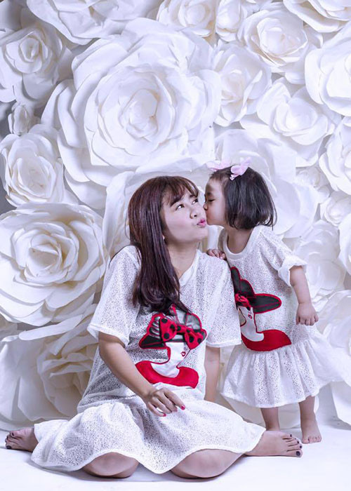 Khi quyết định làm mẹ đơn thân, Mai Phương còn bị bố mẹ giận. Chỉ đến khi bé Lavie lên 3 tuổi, bố mẹ của cô mới tha thứ.