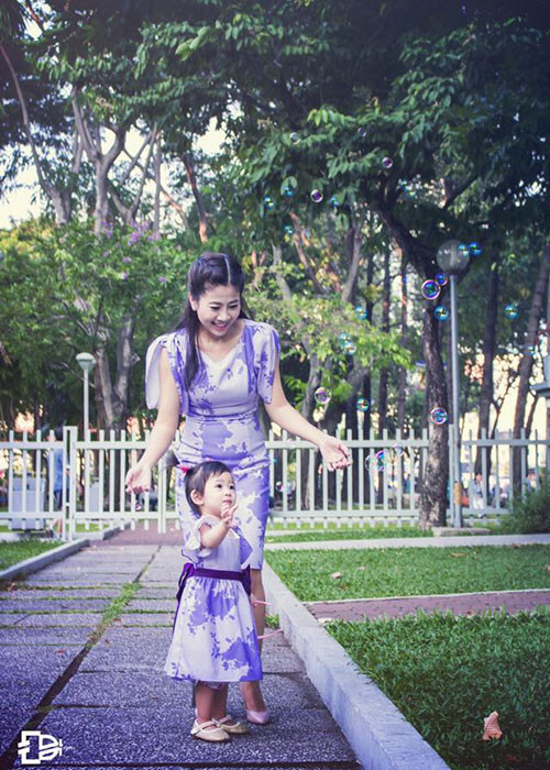 Mai Phương từng túng thiếu khi mang bầu. Vì không có nguồn thu, cô sống với 1-2 triệu đồng/tháng. Đó là số tiền các sư thầy đưa cho khi sử dụng chiếc xe của cô.