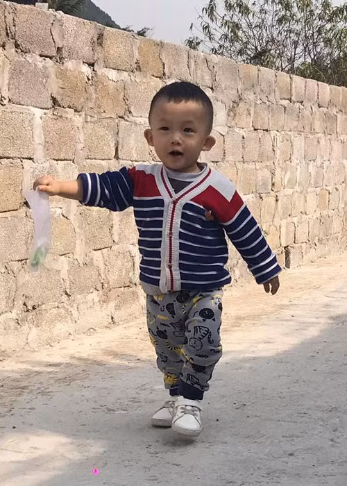 Thời gian gần đây, Hiệp Gà chỉ chia sẻ hình ảnh con trai trên trang cá nhân.