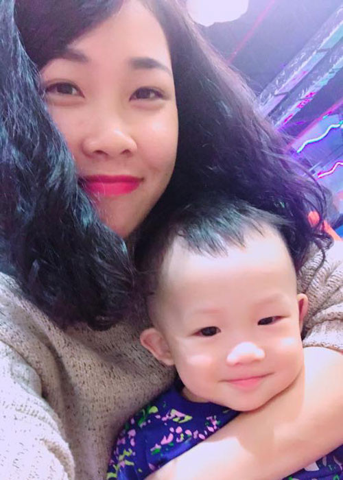 Trên trang cá nhân, vợ chồng Hiệp Gà thường xuyên chia sẻ hình ảnh thiên thần nhỏ của mình.