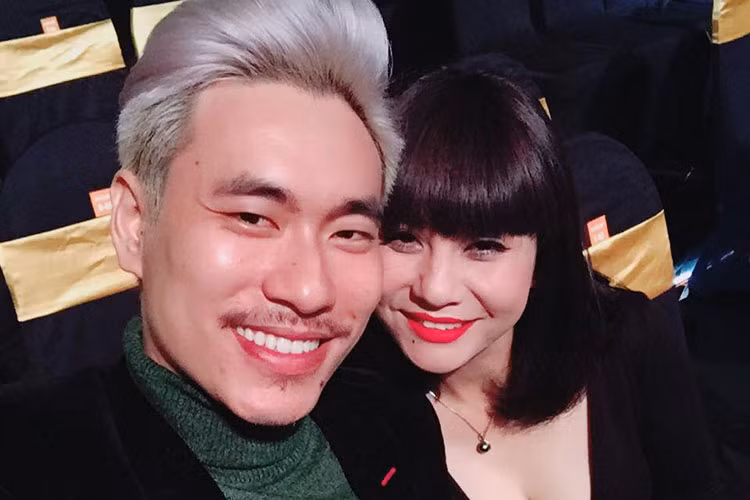 Mới đây, Cát Phượng - Kiều Minh Tuấn vướng nghi vấn chia tay. Về phía nam diễn viên, anh giữ im lặng còn Cát Phượng chia sẻ úp mở: "Nếu điều đó xảy ra, vẫn sống và bước tiếp".