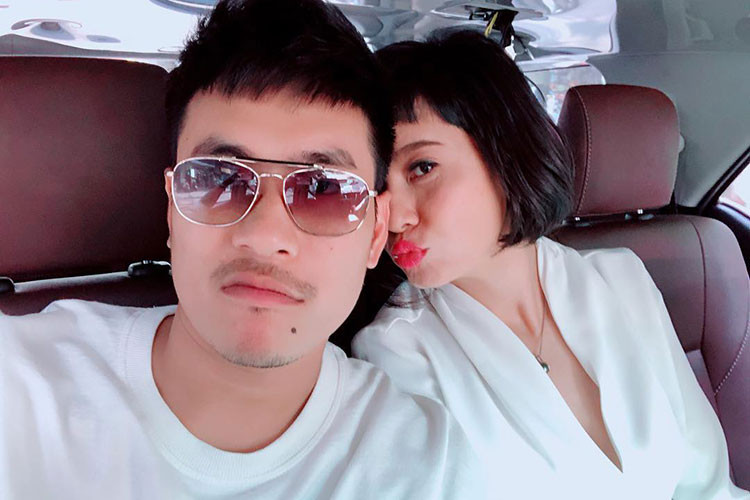  Kiều Minh Tuấn không bận tâm chuyện Cát Phượng hơn anh đến 18 tuổi, từng qua một lần đò và có một cậu con trai.