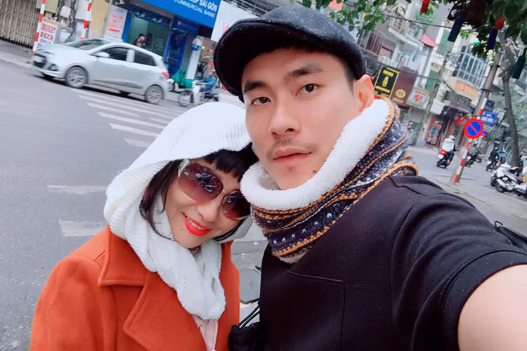 Chuyện tình giữa Cát Phượng và Kiều Minh Tuấn vốn được nhiều người ngưỡng mộ bởi dù chênh lệch tuổi tác đến 18 tuổi, cả hai vẫn mặn nồng trong suốt 9 năm qua.