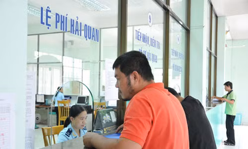 Cat bo hang ngan dieu kien kinh doanh