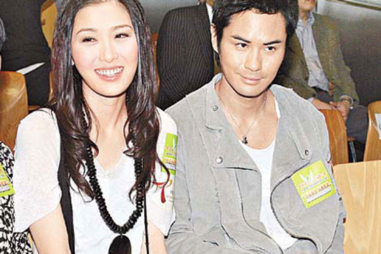 Sau 5 năm hẹn hò, Chu Lệ Kỳ được cho là chủ động chia tay Trịnh Gia Dĩnh bởi không còn chịu đựng được việc bạn trai thường xuyên để xảy ra tin đồn tình cảm với các người đẹp. Ảnh: Sina