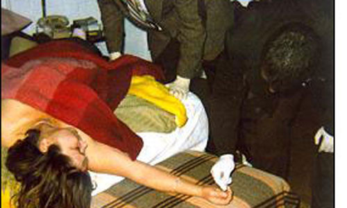 4 cai chet sau khi vao quan bar va toi ac gay soc cua ong lao hien tu