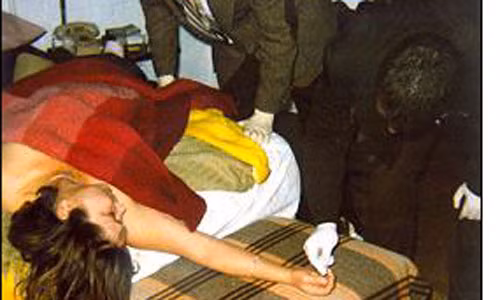 4 cai chet sau khi vao quan bar va toi ac gay soc cua ong lao hien tu