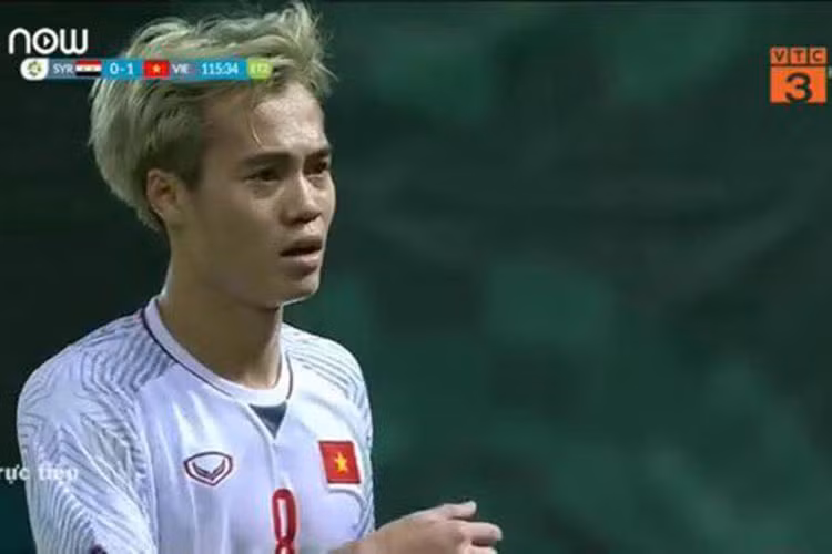 Hà Hương "Phía trước là bầu trời" chia sẻ status hài hước trước chiến thắng của Olympic Việt Nam: "Em có ngại Syria đâu, em còn đang sợ sắp vô địch đây này".