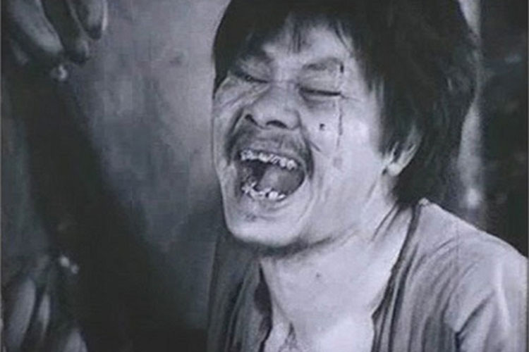 Vai diễn Chí Phèo trong phim "Làng Vũ Đại ngày ấy" để lại ấn tượng sâu sắc trong lòng khán giả. Nhờ vai diễn này, nghệ sĩ Bùi Cường đổi đời. Ảnh: VTC