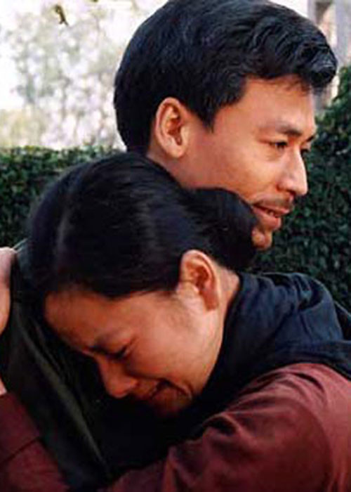 Tên tuổi của nghệ sĩ Bùi Cương trong vai trò đạo diễn được chú ý khi ông thực hiện bộ phim "Vị tướng tình báo và hai bà vợ". Ảnh: VTV