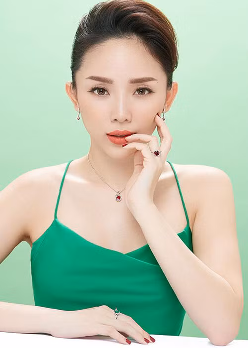 Tóc Tiên đắt show làm đại sứ thương hiệu bởi không ít nhãn hàng muốn lựa chọn gương mặt cá tính như cô. Ảnh: FBNV