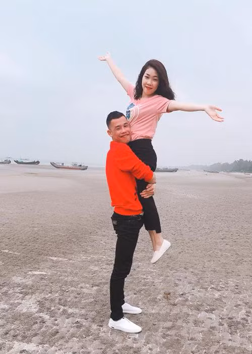 Năm 2015, Hiệp Gà và Diệu Thúy công khai chuyện tình cảm với công chúng.