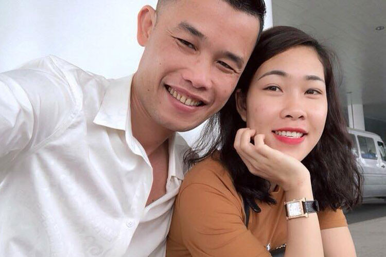 Hiệp Gà và vợ thứ ba bị nghi hôn nhân gặp trục trặc sau lời tố của Diệu Thúy.