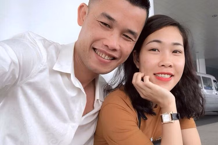 Hiệp Gà và vợ thứ ba bị nghi hôn nhân gặp trục trặc sau lời tố của Diệu Thúy.