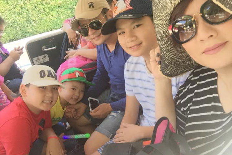 Vì các con, cặp đôi hạnh phúc một thời thường xuyên hội ngộ.