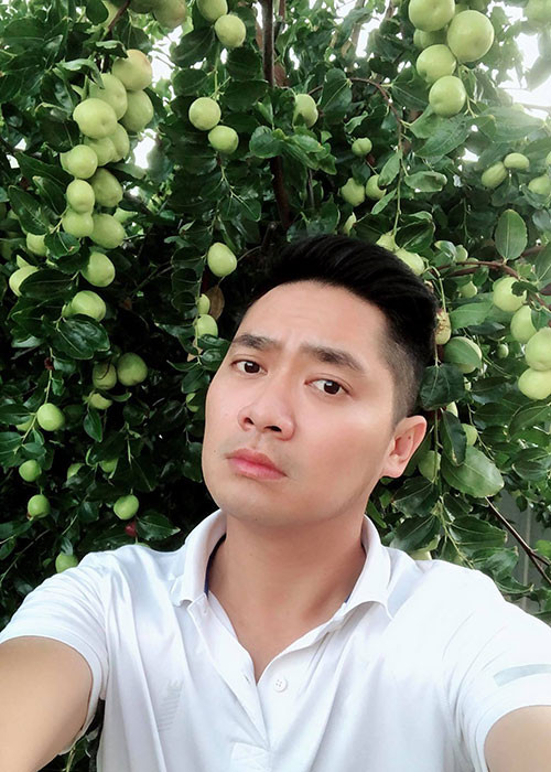 Minh Luân vẫn đang trong chuyến lưu diễn ở Mỹ.