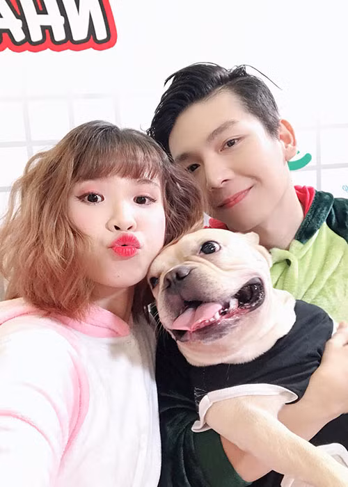 Vợ chồng Khởi My - Kelvin Khánh vừa kết thúc buổi quay hình cho tập cuối của một gameshow.