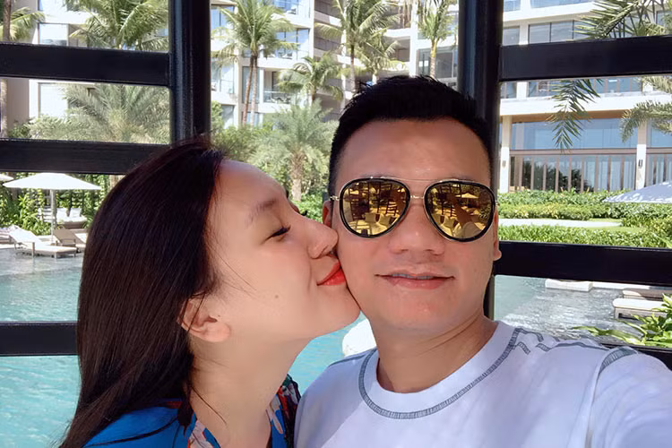 Khắc Việt đón ngày Quốc khánh 2/9 cùng bà xã xinh đẹp tại Phú Quốc.