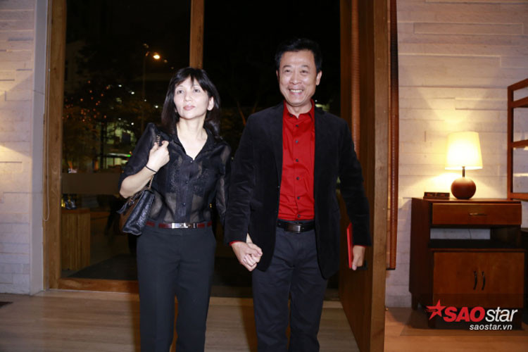 Nam danh hài biết ơn người vợ của mình và luôn tâm niệm làm cho bà xã hạnh phúc hơn để bù đắp cho những gì cô hy sinh. Ảnh: Saostar