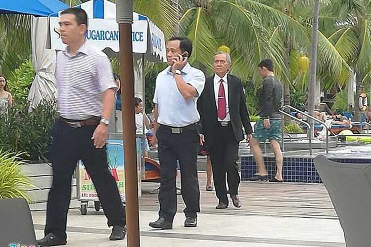 Hình ảnh bố của Trường Giang trong lễ đính hôn. Ảnh: Zing 