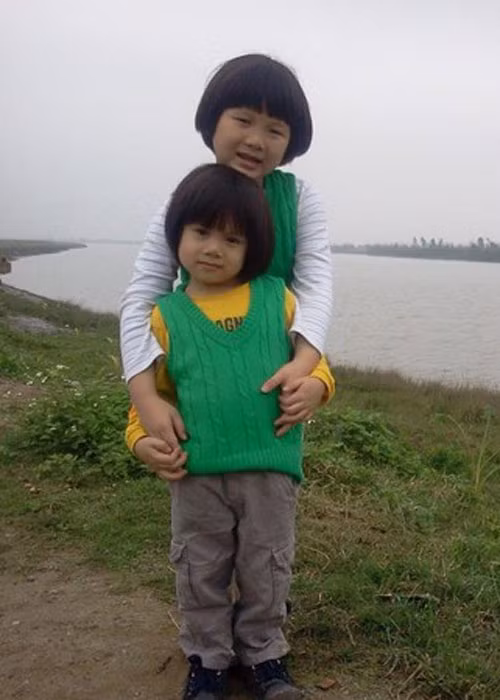 Năm 31 tuổi, Bạch Dương sinh con trai đầu lòng, tiếp đó cô sinh thêm một bé trai và một bé gái. Ảnh: Pose