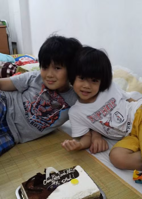 Hai cậu con trai của Bạch Dương có tên thân mật là bé Gà và bé Voi. Ảnh: Pose