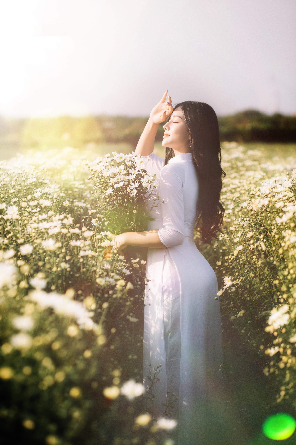 Chia sẻ về việc đến với công việc diễn xuất, Yến Ngọc tâm sự,hồi học cấp 2, cô được bố đưa đi xem các chương trình nghệ thuật và bản thân cũng yêu thích nghệ thuật nên thời gian rảnh cô thường xuyên tìm hiểu và xem phim để học hỏi, từ đó ấp ủ niềm đam mê diễn xuất.