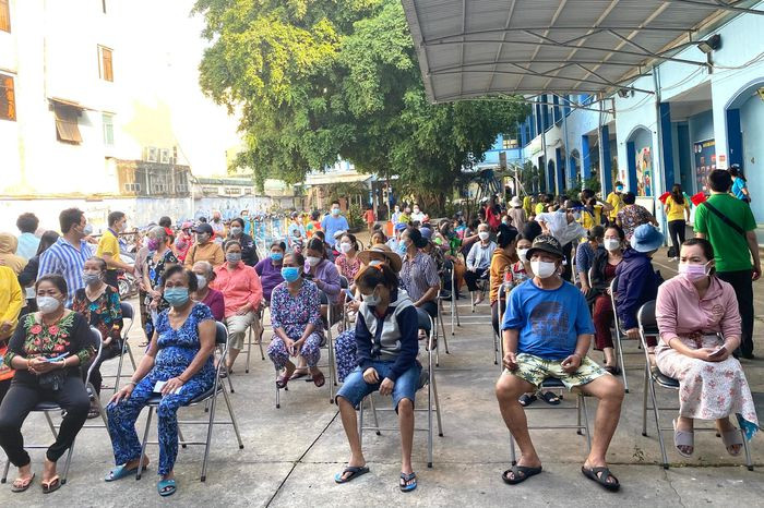 Nguoi kho khan o TP. HCM sam Tet tai Sieu thi 0 dong-Hinh-2