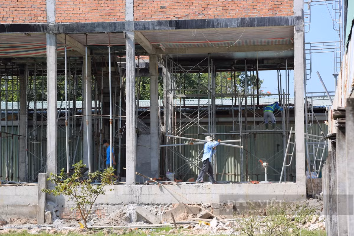 Cũng trong chiều ngày 10/1, theo nguồn tin riêng của Dân Việt thì "Việc tháo dỡ công trình đang xây dựng, được cho là của Tịnh thất Bồng Lai, do những người ở trong đó thực hiện. Theo quy định, khi lập biên bản, chính quyền yêu cầu tự tháo dỡ toàn bộ hạng mục công trình vi phạm, có thể họ đang thực hiện điều này".