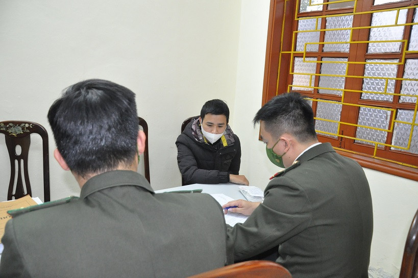 Hai Duong: Bat doi tuong lam gia Giay kham suc khoe