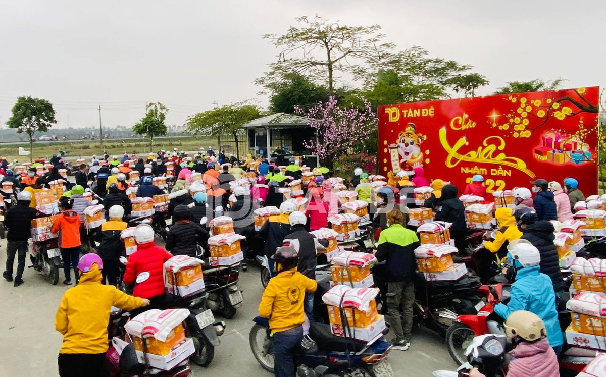 Cảnh khiến nhiều người lao động cảm thấy ấm lòng.