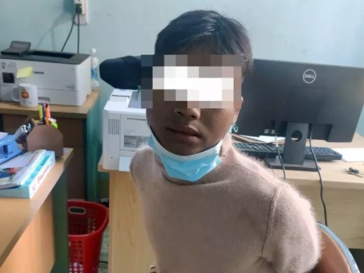  Bé gái 9 tuổi bị hiếp dâm khi đang đi chơi về: Ngày 20/1, Cơ quan CSĐT Công an huyện Chư Păh, tỉnh Gia Lai đang củng cố hồ sơ xử lý Rơ Châm Nuk (SN 2001, trú tại xã Ia Ka, huyện Chư Păh) về hành vi hiếp dâm. Trước đó, con gái 9 tuổi của anh T.C.B đang trên đường đi chơi về thì bị Rơ Châm Nuk đe dọa, thực hiện hành vi hiếp dâm. Tại cơ quan công an, bước đầu Rơ Châm Nuk đã khai nhận toàn bộ hành vi phạm tội của mình.