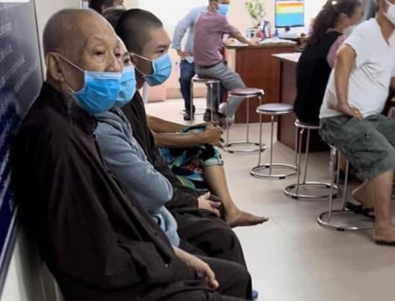 Với tội lợi dụng quyền tự do dân chủ để xâm phạm lợi ích nhà nước, quyền và ích hợp pháp của tổ chức, cá nhân theo Điều 331 BLHS thì việc áp dụng biện pháp cấm đi khỏi nơi cư trú đối với bị can Lê Tùng Vân là có căn cứ. Cụ thể, tội lợi dụng các quyền tự do dân chủ xâm phạm lợi ích của nhà nước, quyền, lợi ích hợp pháp của tổ chức cá nhân là tội ít nghiêm trọng nếu truy tố theo khoản 1 và là tội nghiêm trọng nếu truy tố theo khoản 2 của điều luật.