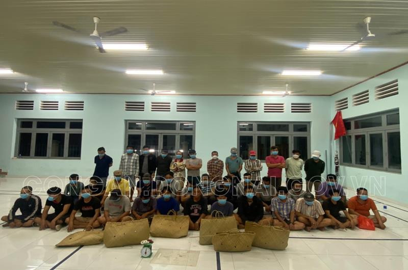 Canh sat dot kich o co bac da ga “khung”