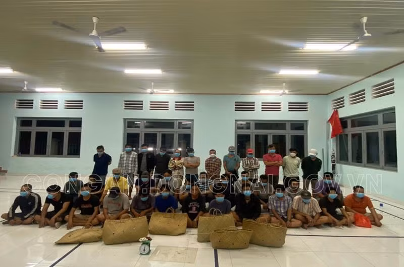 Canh sat dot kich o co bac da ga “khung”