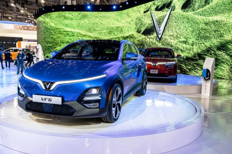 VinFast va Cerence gioi thieu oto ket noi CN ban sao so dau tien tren TG