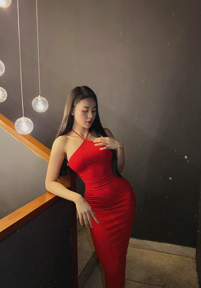 Trong những bức ảnh đời thường, cô nàng cũng hấp dẫn bất ngờ.