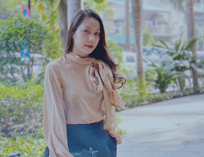 Đáng chú ý là diễn biến ngày 22/12/2021 mà mới đây, cơ quan công an đã làm rõ cho thấy, khi ông Thái đi làm, Trang kèm cháu A. học online. Đầu giờ chiều, Trang tiếp tục kèm cháu A. học và khi phát hiện cháu làm bài chưa đúng đã lớn tiếng chửi và bắt đầu có hành vi đánh đập kéo dài.