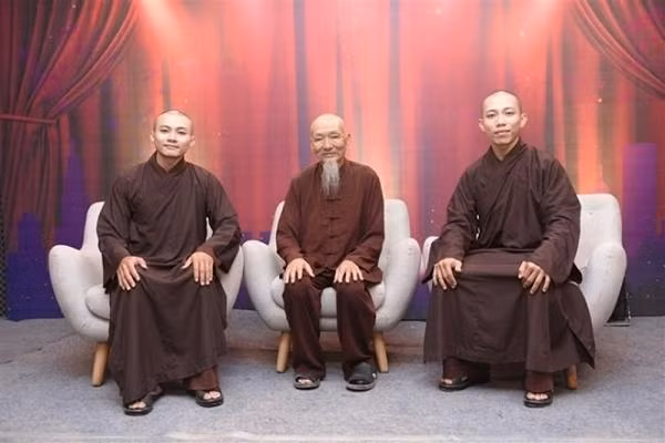 Phó Giám đốc Công an tỉnh Long An thông tin, những vấn đề liên quan đến “Tịnh thất Bồng Lai” hay có tên khác là “Thiền am bên bờ vũ trụ” hiện đang được điều tra, xác minh làm rõ. Hiện Công an tỉnh Long An hay Công an huyện Đức Hòa chưa khởi tố thêm tội danh đối với ông Lê Tùng Vân và những người liên quan. 