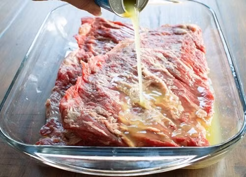 Thit bo uop voi muoi la sai, dung thu nay thit moi mem ngon, khong kho-Hinh-2