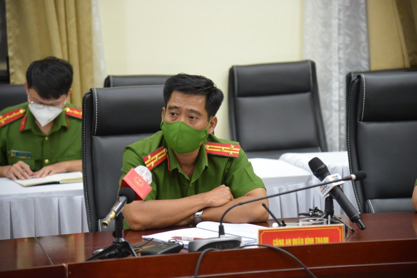 Tại buổi họp báo tối 31/12, Thượng tá Nguyễn Tiến Đạt, Trưởng Công an quận Bình Thạnh cho biết, Cơ quan điều tra đang tiếp tục củng cố hồ sơ, thu thập các tài liệu chứng cứ, để đảm bảo khởi tố, xử lý đúng người, đúng tội danh. (Ảnh: 24h) 