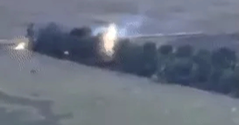 Đồng thời, phản ứng thermite cũng có thể được sử dụng cho mục đích quân sự, trong đó bom cháy nhiệt nhôm là một trong số đó, loại vũ khí này có nhiệt độ cao, sức phá hủy mạnh, thường được sử dụng để tấn công cơ sở phòng thủ của đối phương, trang thiết bị trên mặt đất và cơ sở quân sự, thay vì được sử dụng để giết người. Ảnh: Bộ Quốc phòng Ukraine.