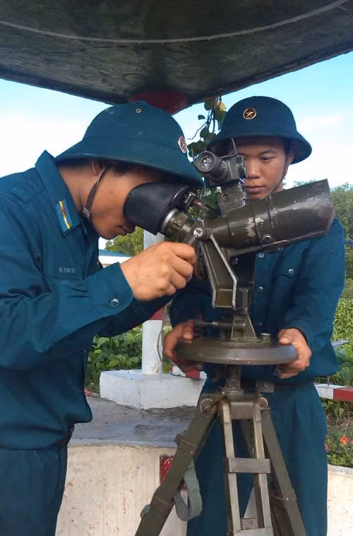 Tham trung doan 591 canh vung troi Cam Ranh-Hinh-6