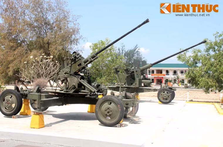 Tham trung doan 591 canh vung troi Cam Ranh-Hinh-4