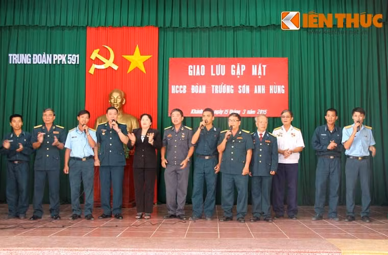 Tham trung doan 591 canh vung troi Cam Ranh-Hinh-3