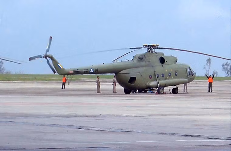 Loại trực thăng vận tải hiện đại nhất Myamar là những chiếc Mi-17 cũng do Nga chế tạo, mang được 4 tấn hàng hóa, cũng có thể làm nhiệm vụ tấn công mặt đất khi cần bằng rocket.